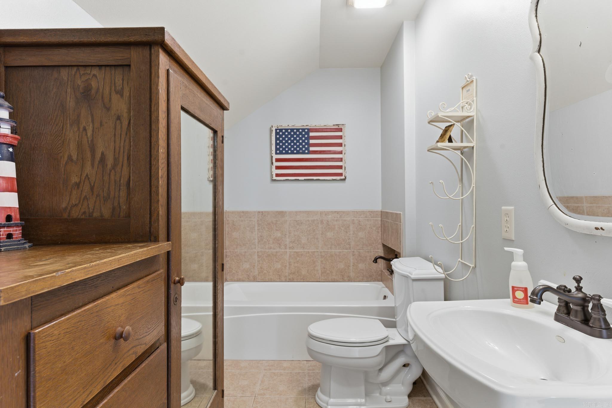 BERRY MOUNTAIN ESTATES - Residential