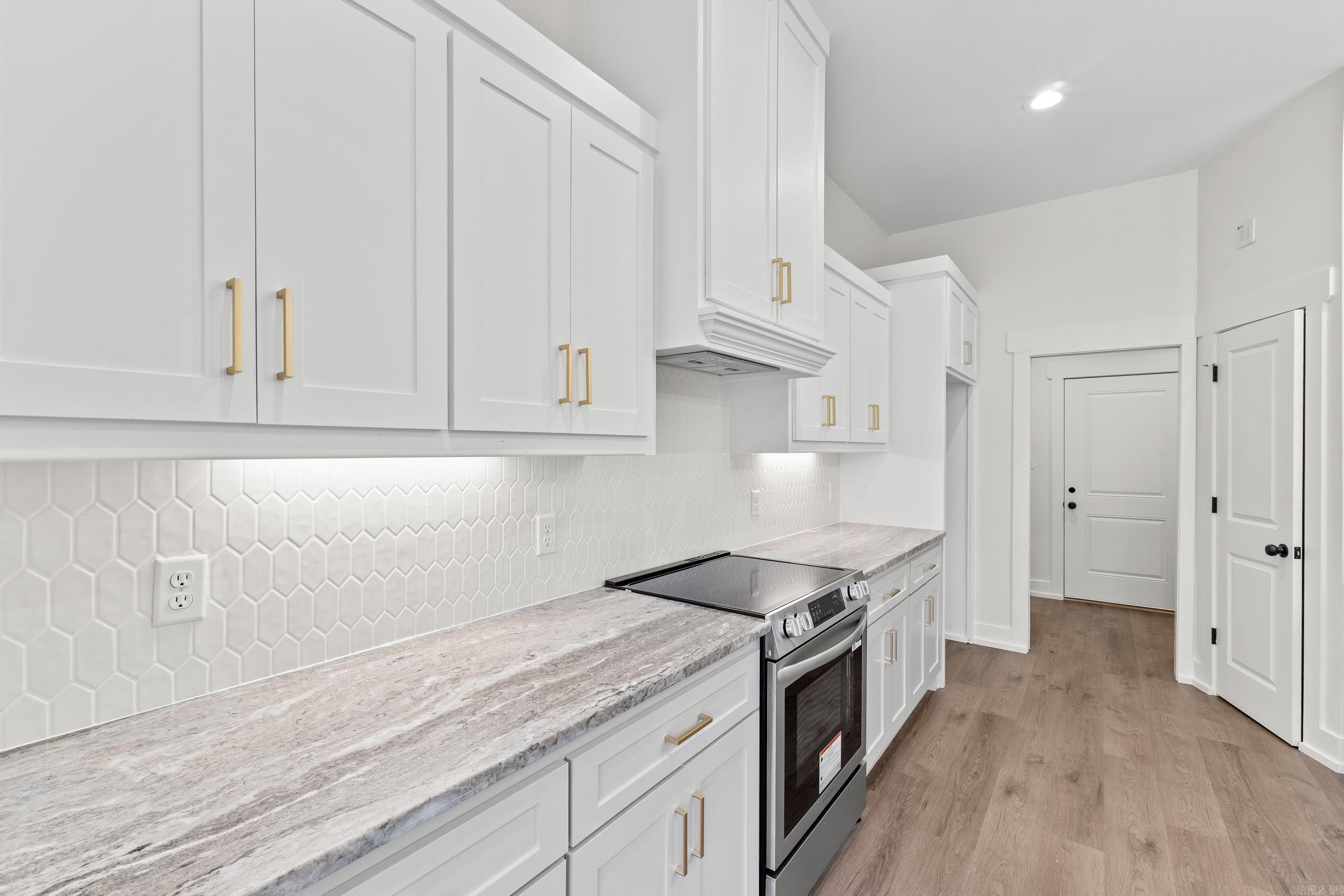 EAST MEADOW - Residential