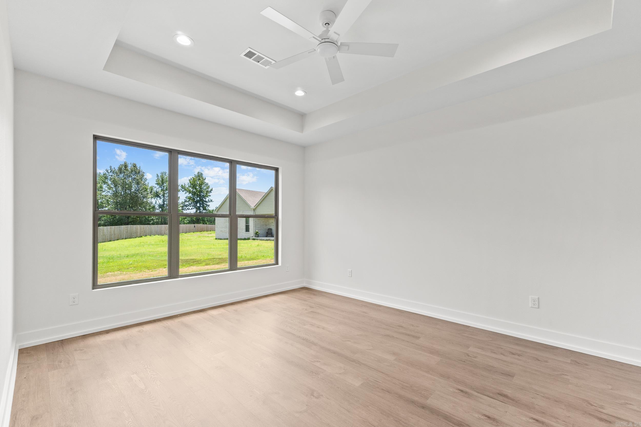 EAST MEADOW - Residential