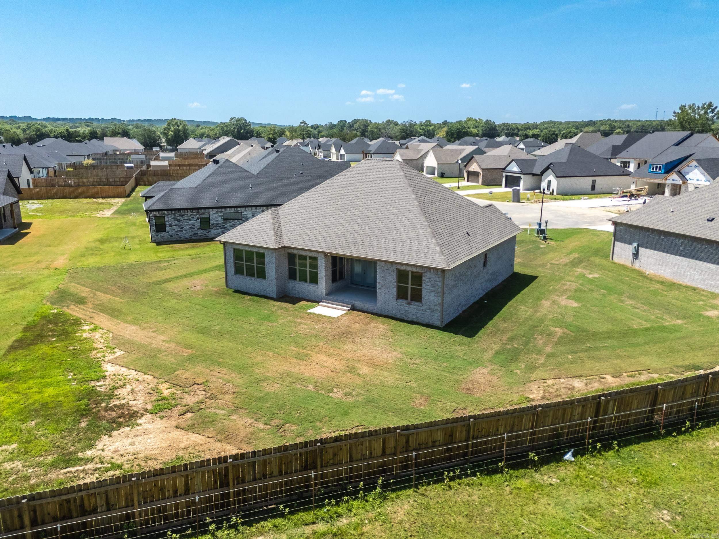 EAST MEADOW - Residential