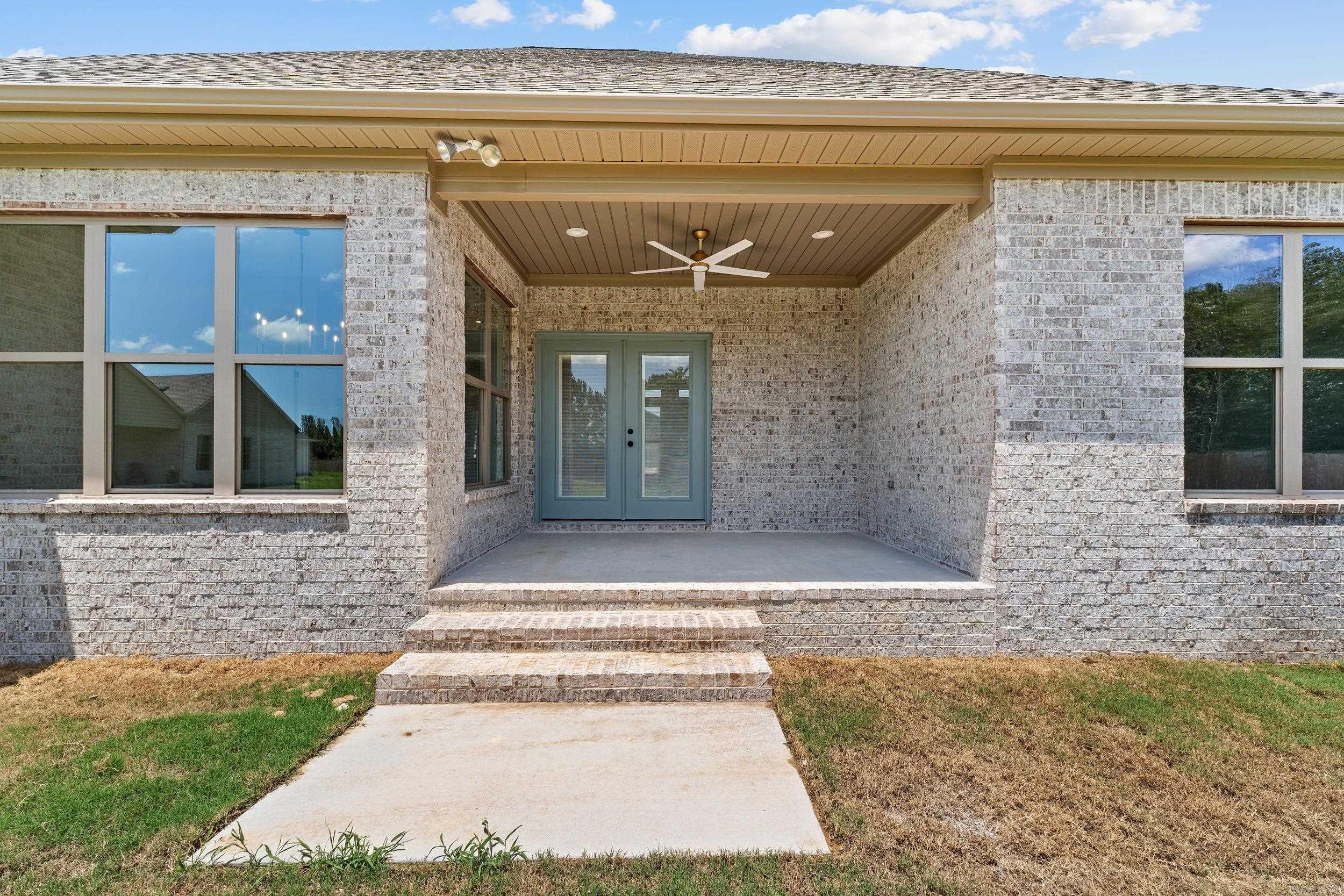 EAST MEADOW - Residential