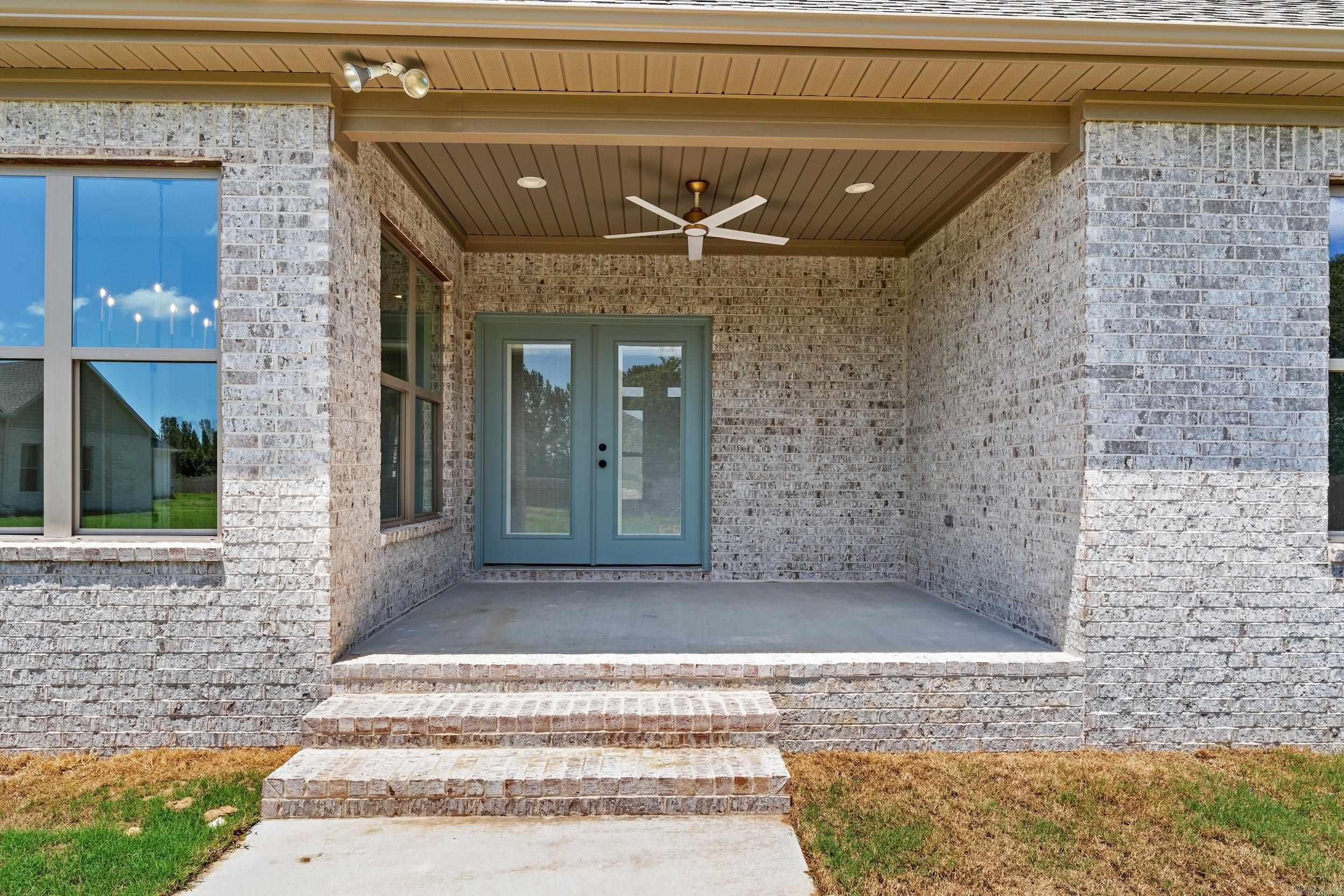 EAST MEADOW - Residential