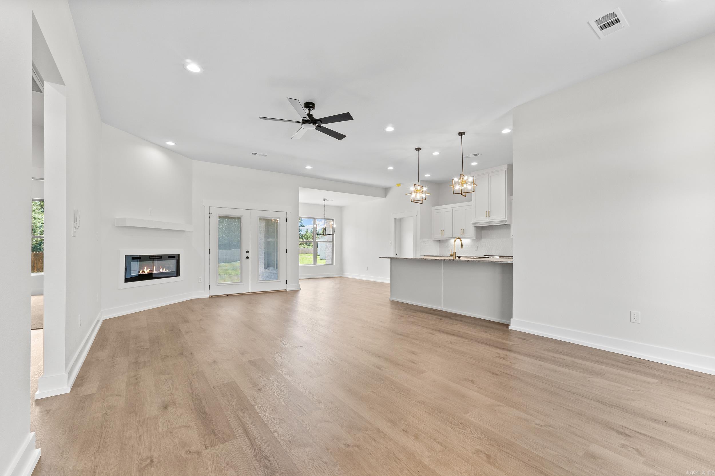 EAST MEADOW - Residential