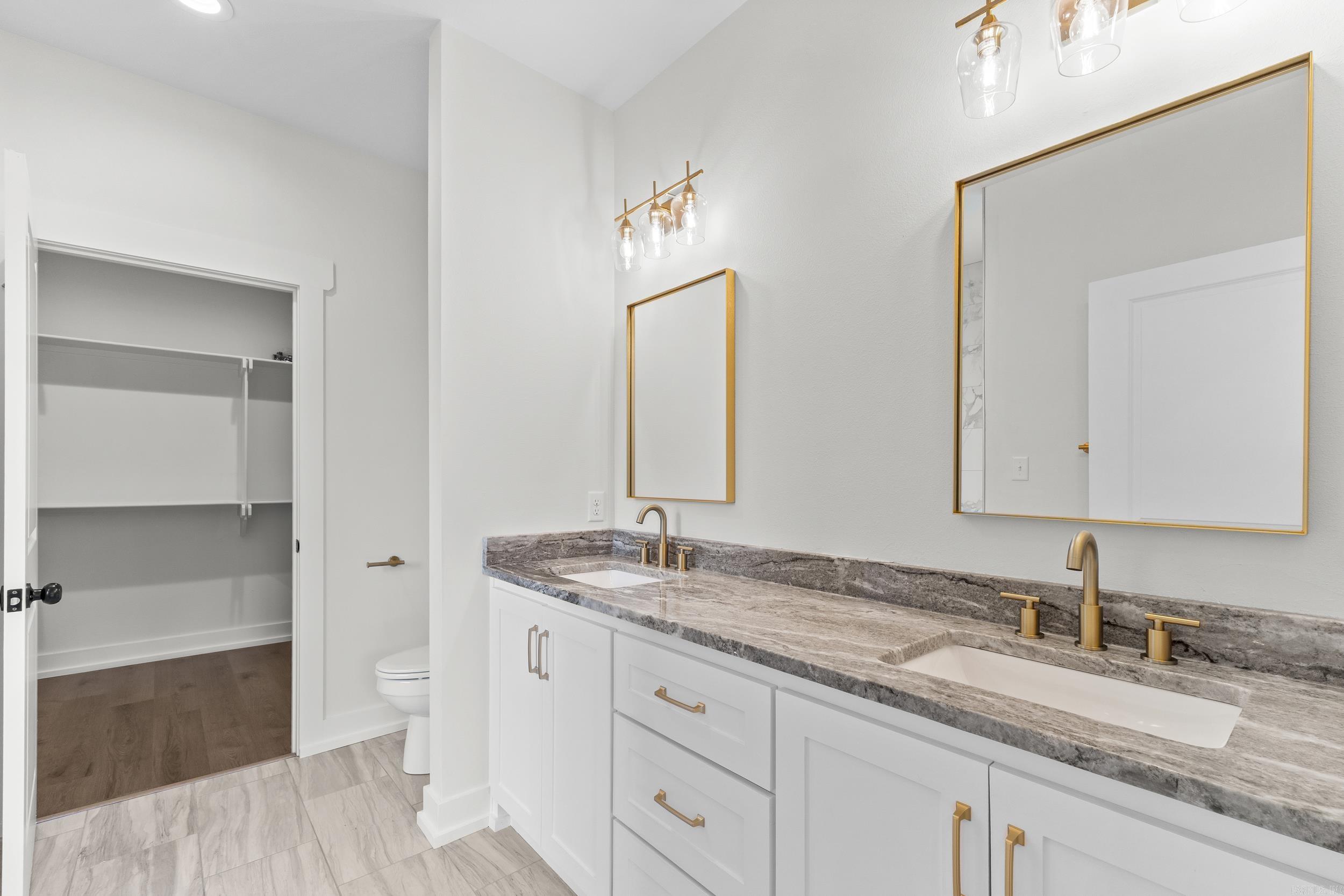 EAST MEADOW - Residential