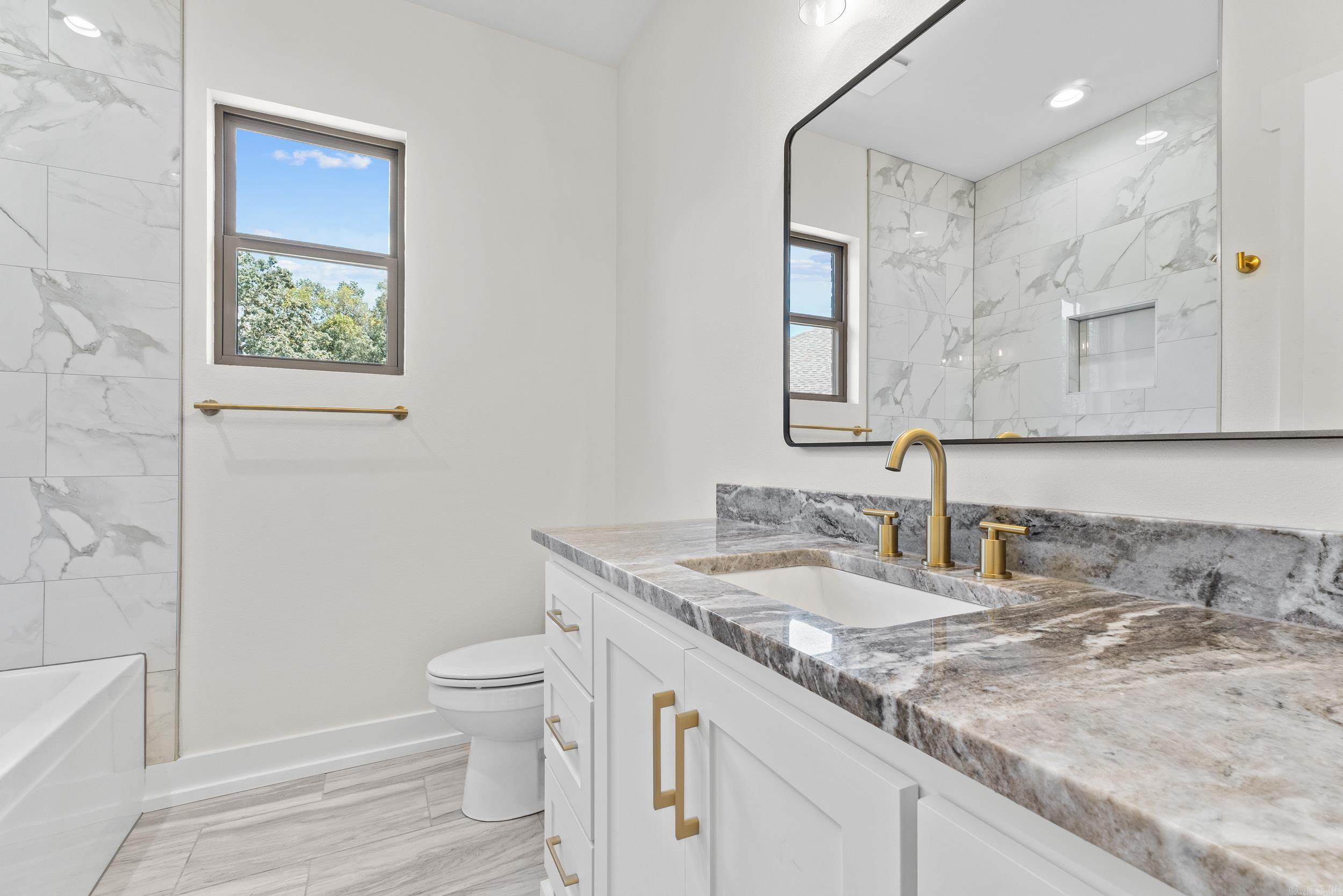 EAST MEADOW - Residential