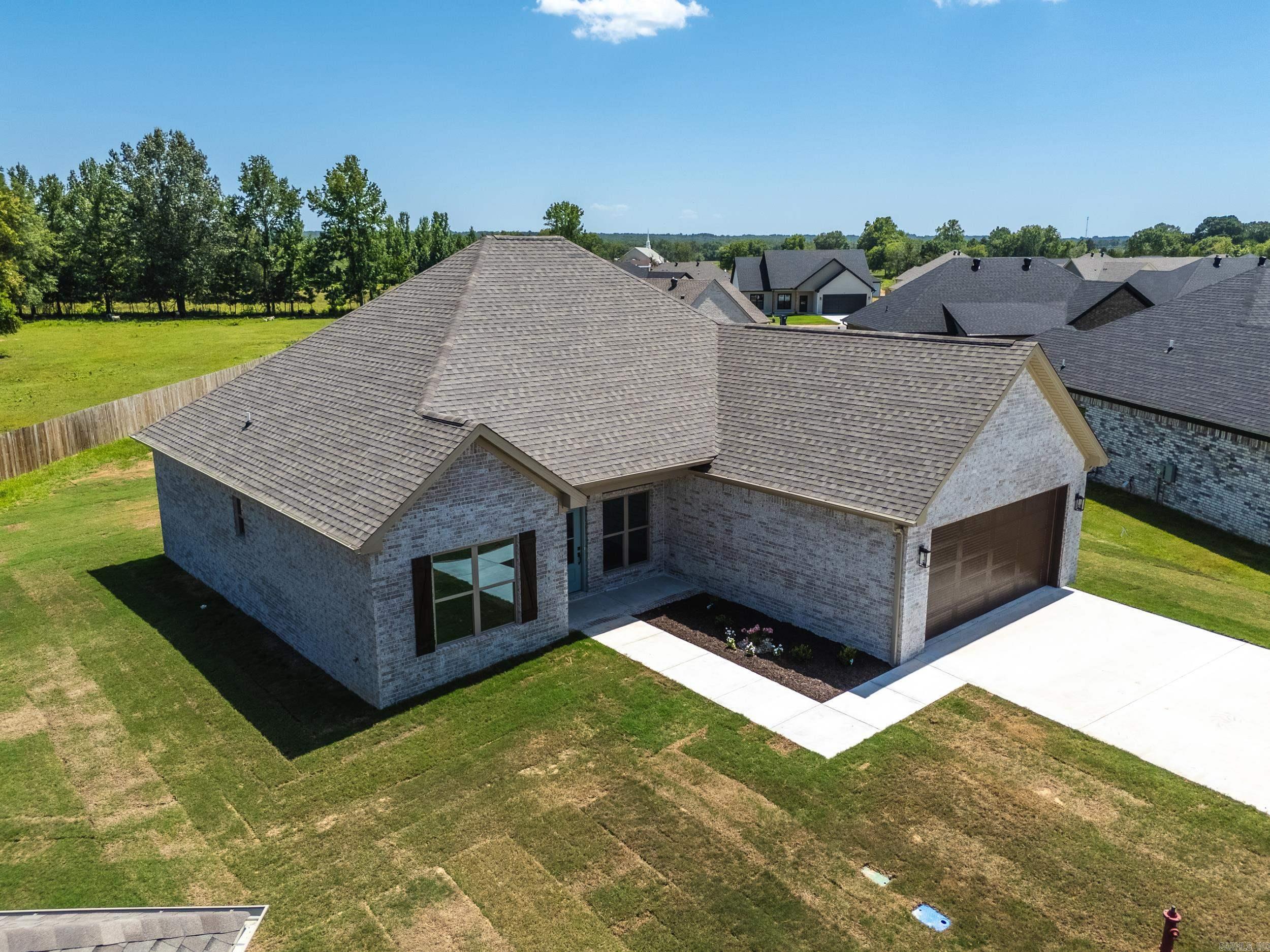 EAST MEADOW - Residential