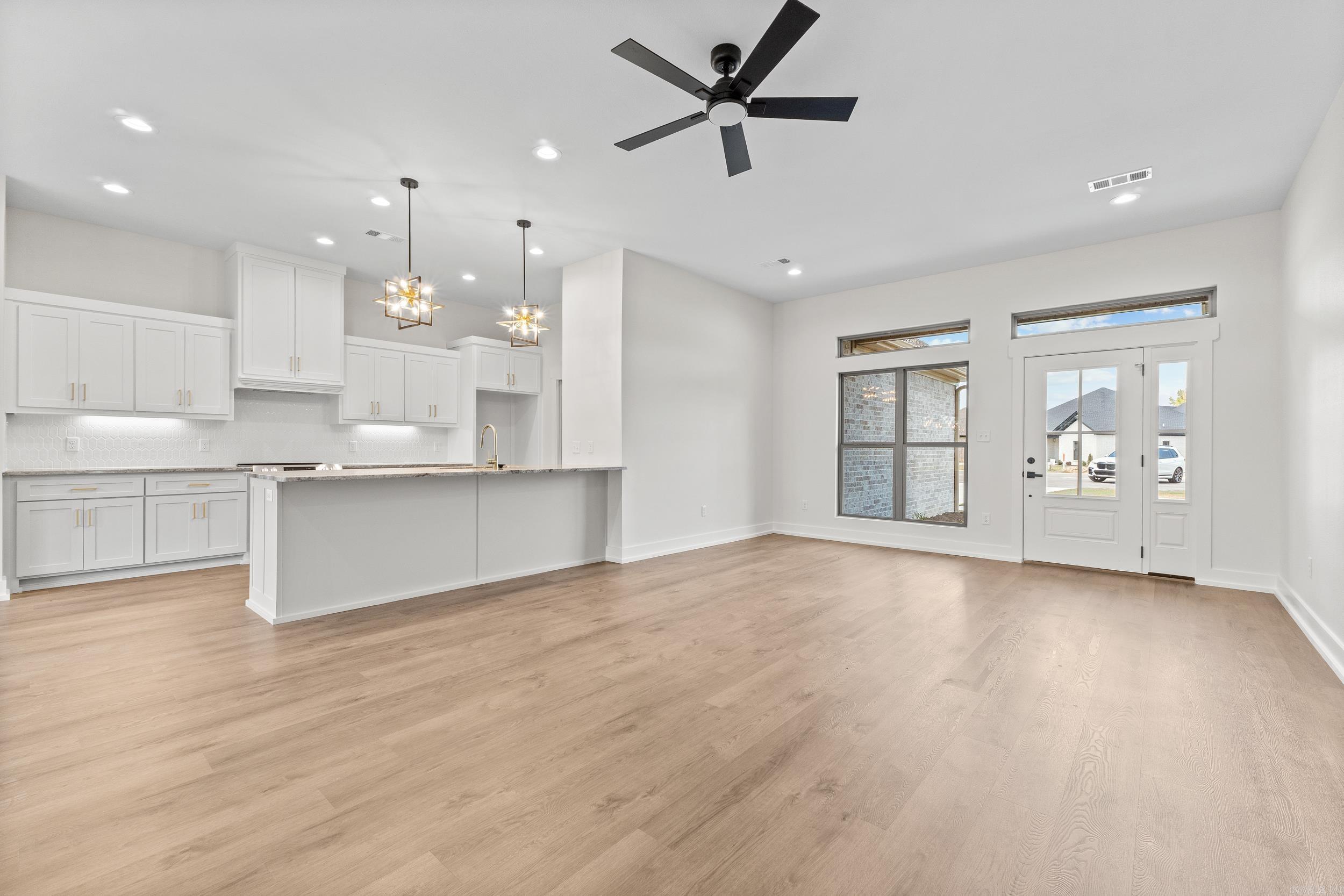 EAST MEADOW - Residential