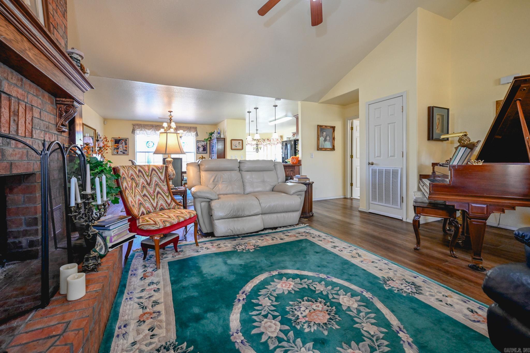 VALLEY RANCH - Residential