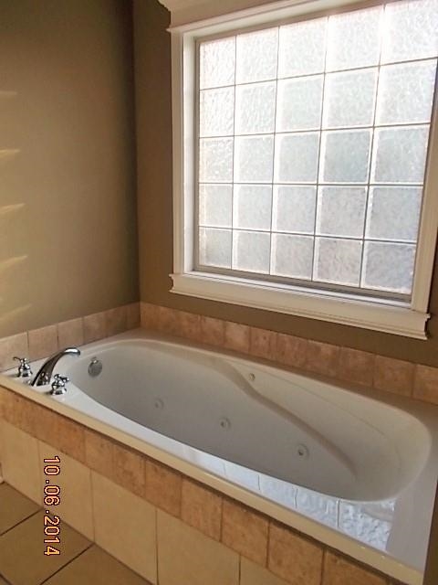 LONGHILLS VILLAGE - Residential