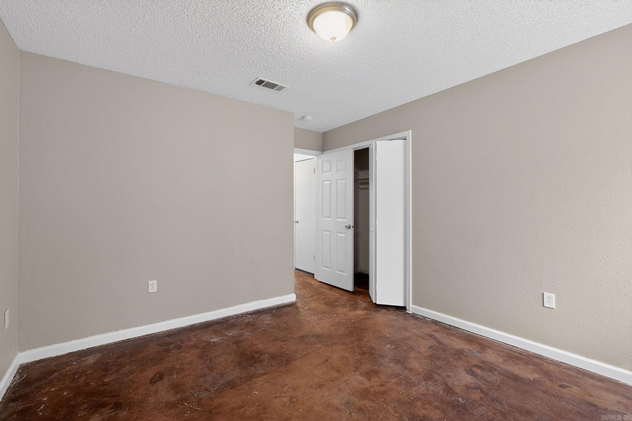 BARROW JOHN - Residential