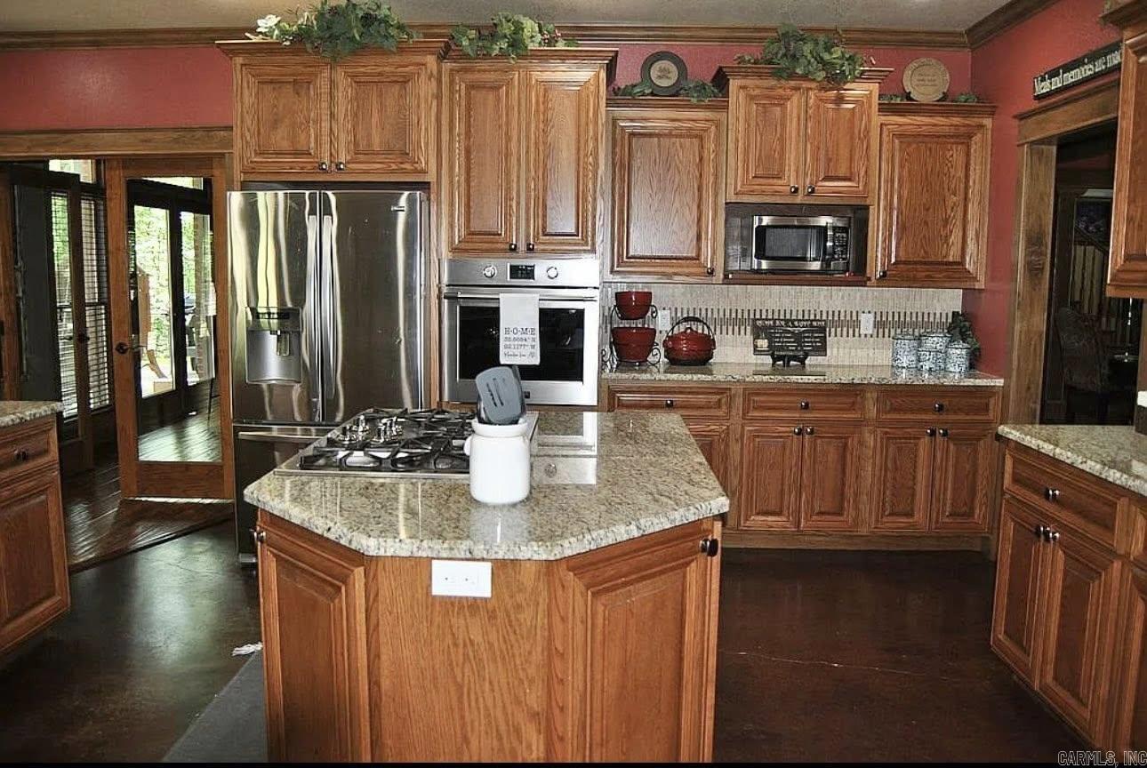 WOODLAND HILLS - Residential
