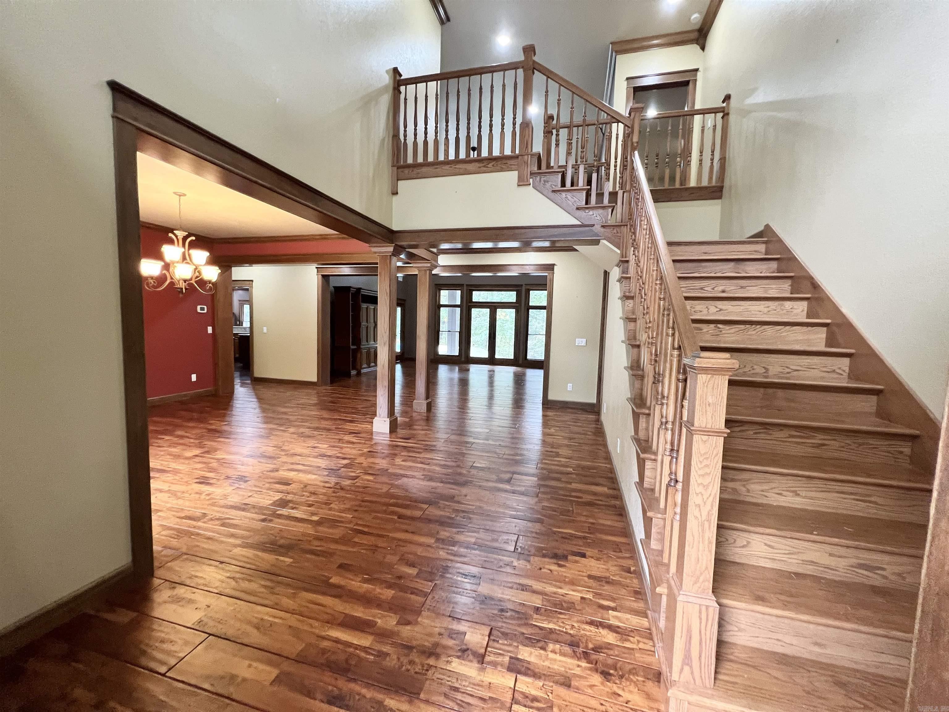 WOODLAND HILLS - Residential