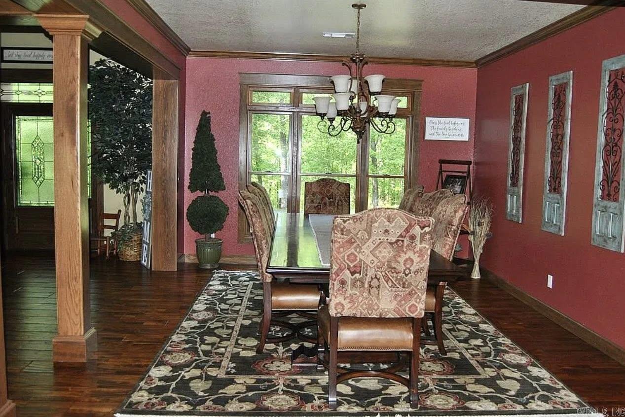 WOODLAND HILLS - Residential