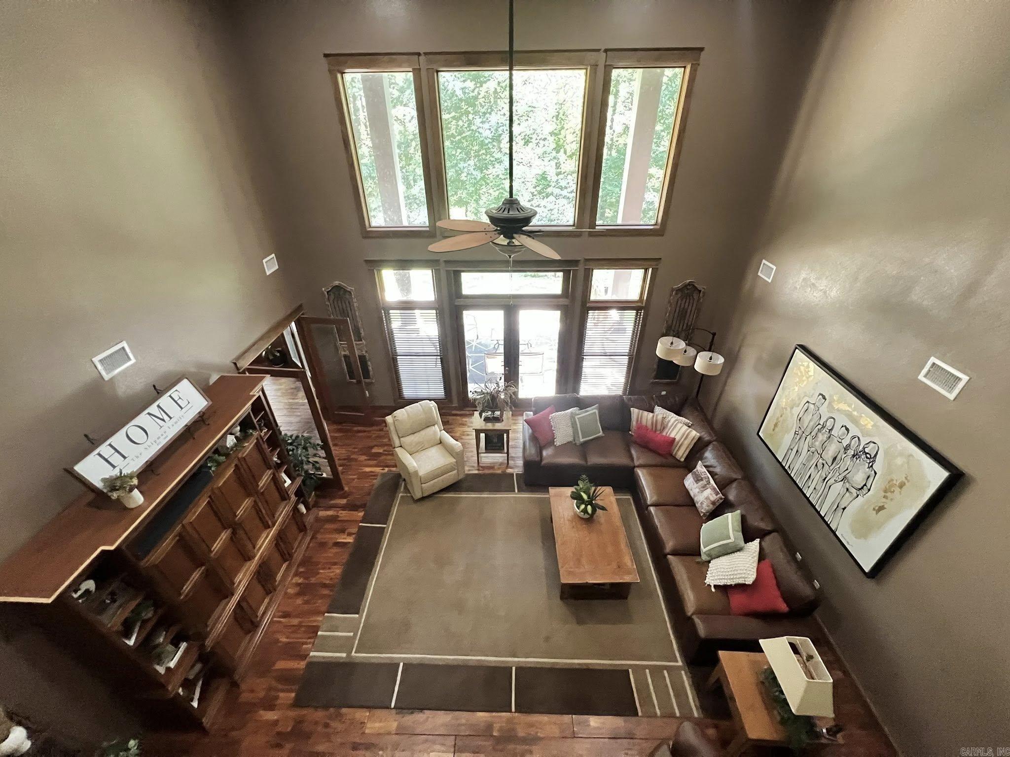 WOODLAND HILLS - Residential