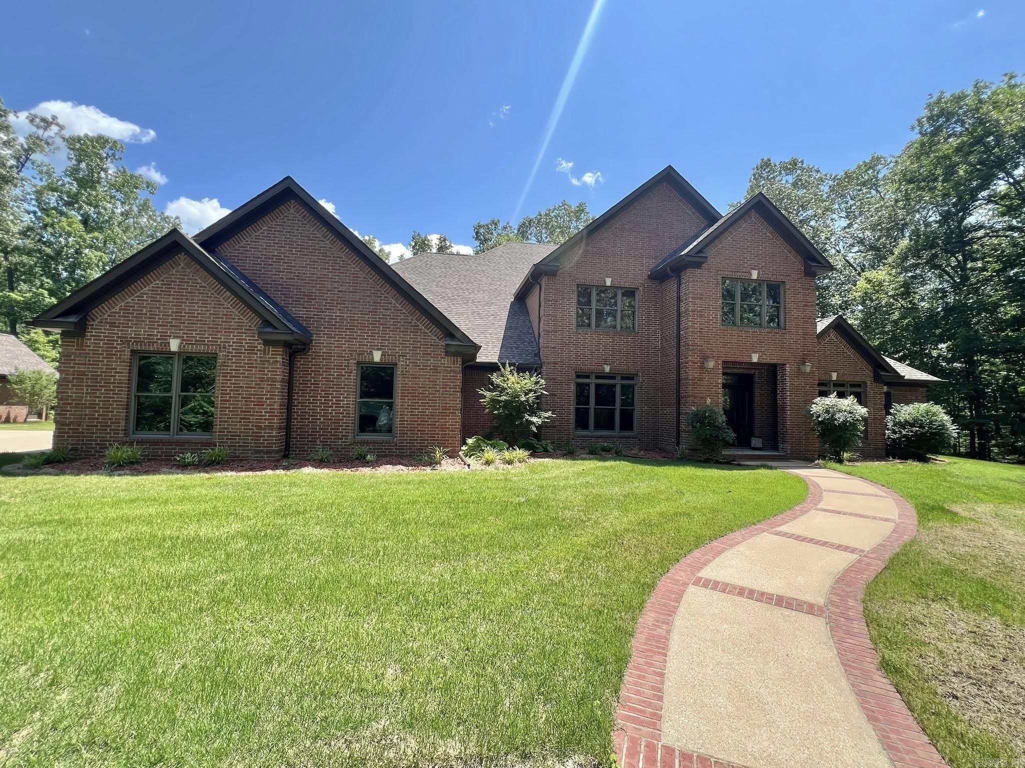 WOODLAND HILLS - Residential