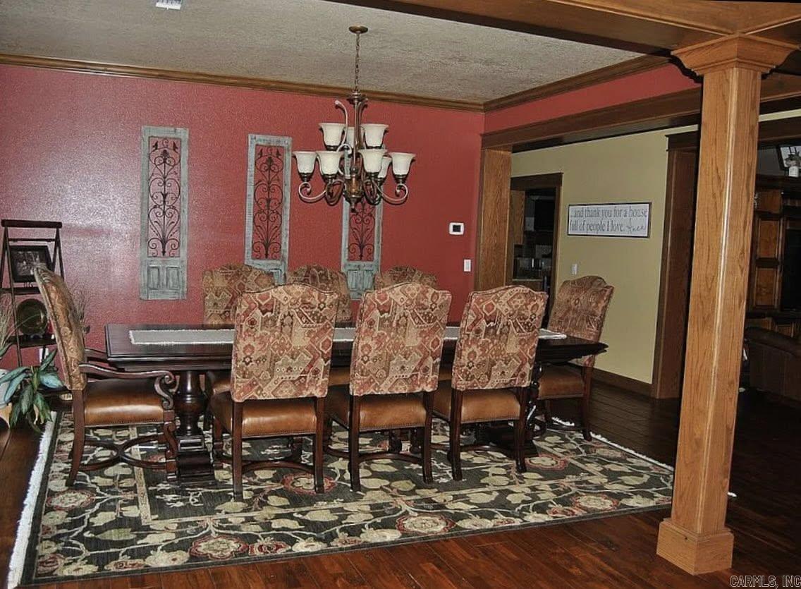 WOODLAND HILLS - Residential