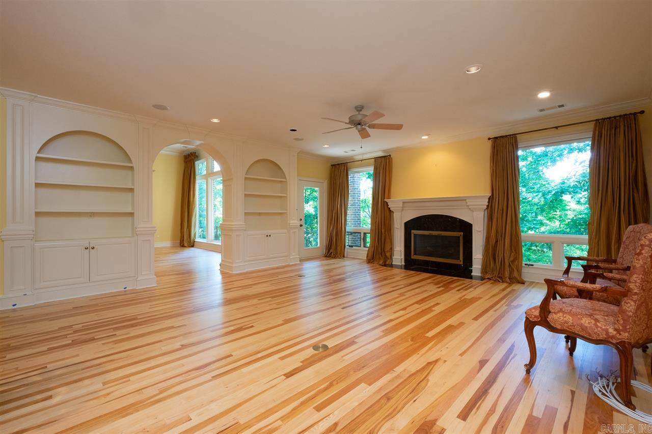 CHENAL DOWNS - Residential