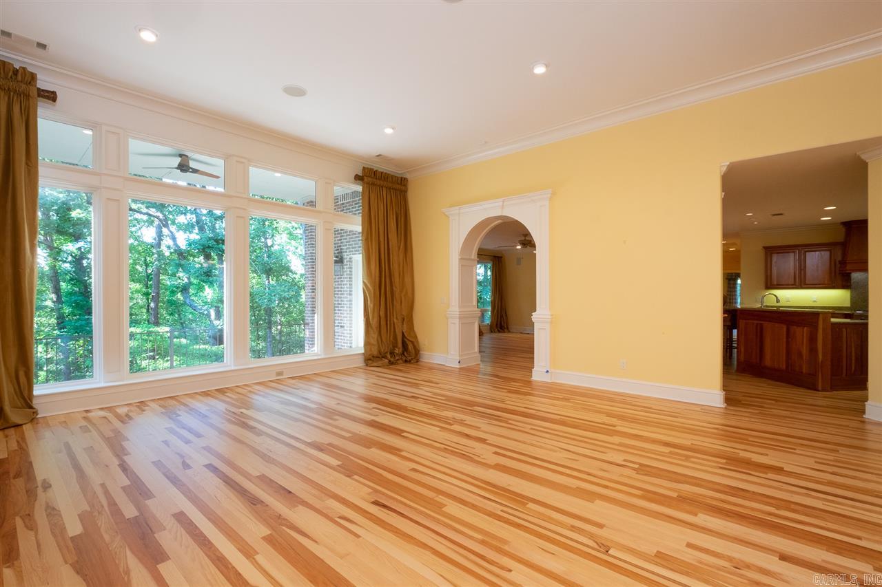 CHENAL DOWNS - Residential