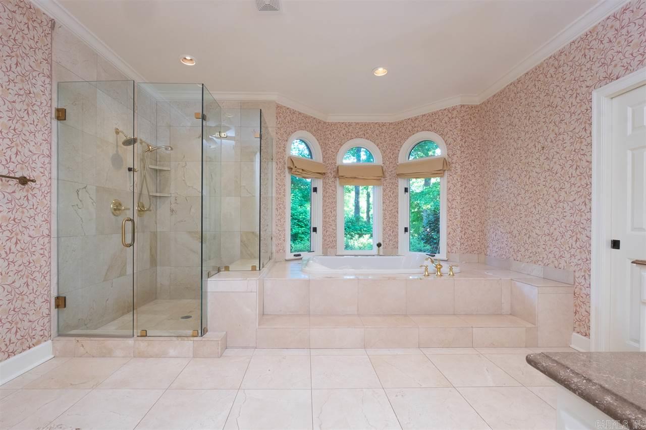 CHENAL DOWNS - Residential