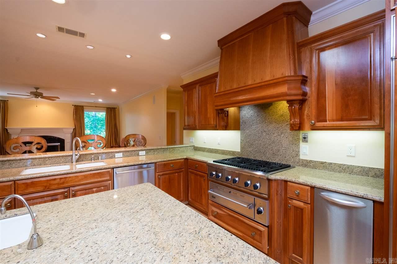 CHENAL DOWNS - Residential