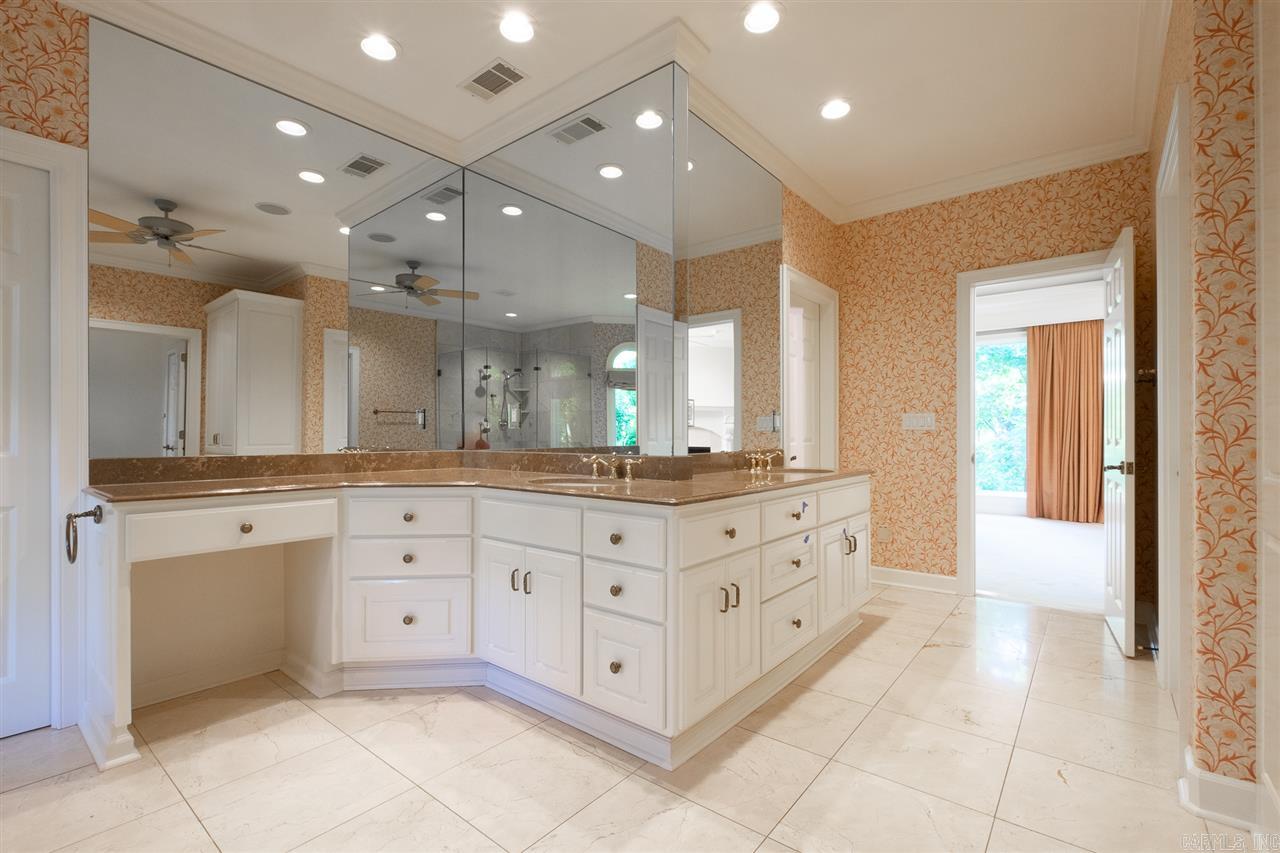 CHENAL DOWNS - Residential