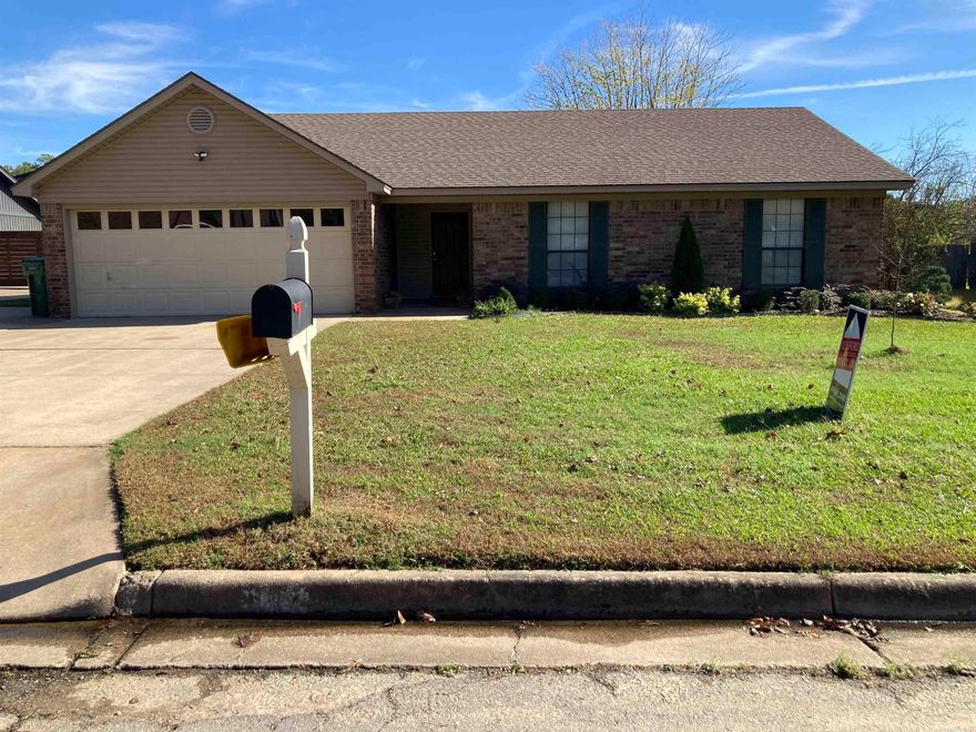 WELL MAINTAINED HOME WITH 3BR/2BA, GREAT ROOM WITH FIREPLACE, OPEN DINING AND KITCHEN WITH ELECTRIC RANGE, REFRIGERATOR, DISHWASHER, 2 PANTRY CLOSETS, WASHER/DRYER CLOSET, 2 CAR GARAGE WITH WORK AREA, EXTRA LARGE COVERED BACK PORCH, WELL MAINTAINED LARGE BACKYARD. MOVE-IN READY.