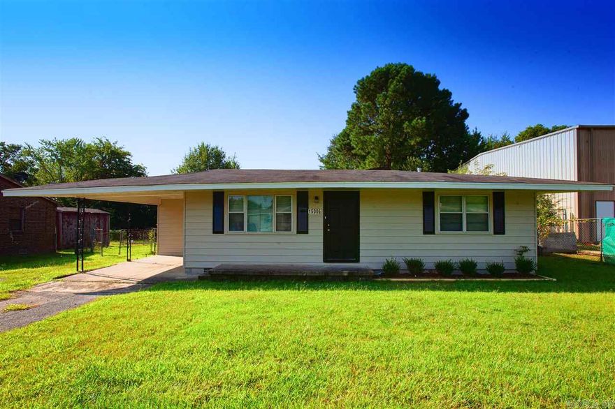 Great 4bd/2ba home in North Little Rock . Newly renovated through out ,new flooring , carpet ,and ceiling fan . Covered carport . Big living room , big bedroom closets .Great location and access to freeway , hospital , shopping and dining . Big fenced in back yard . Move in ready !!  Give us a call 501-232-8964