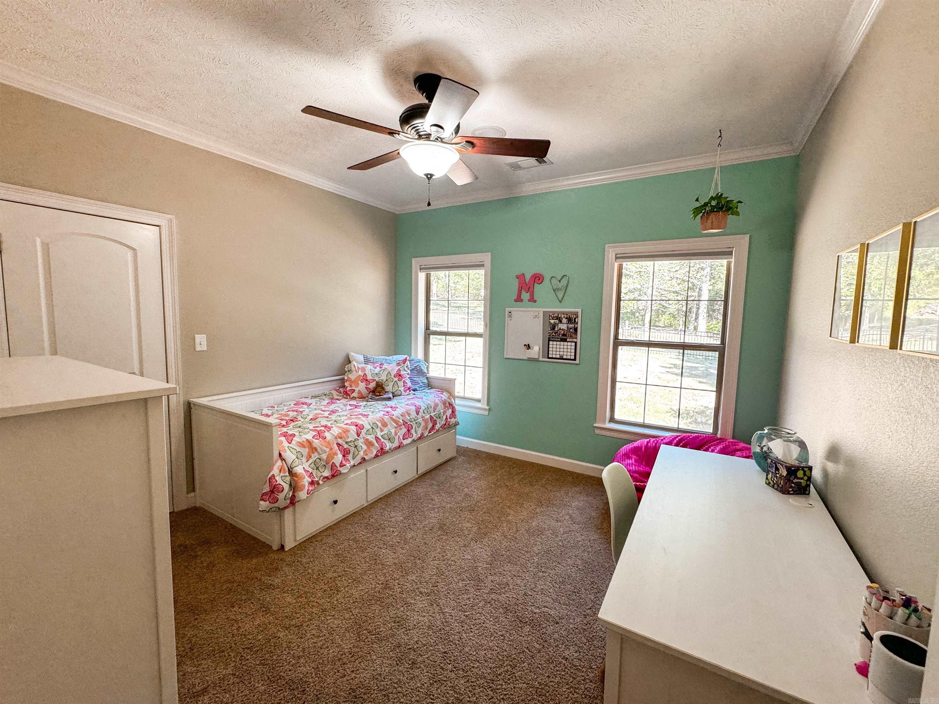 SOUTHERN HILLS EST - Residential