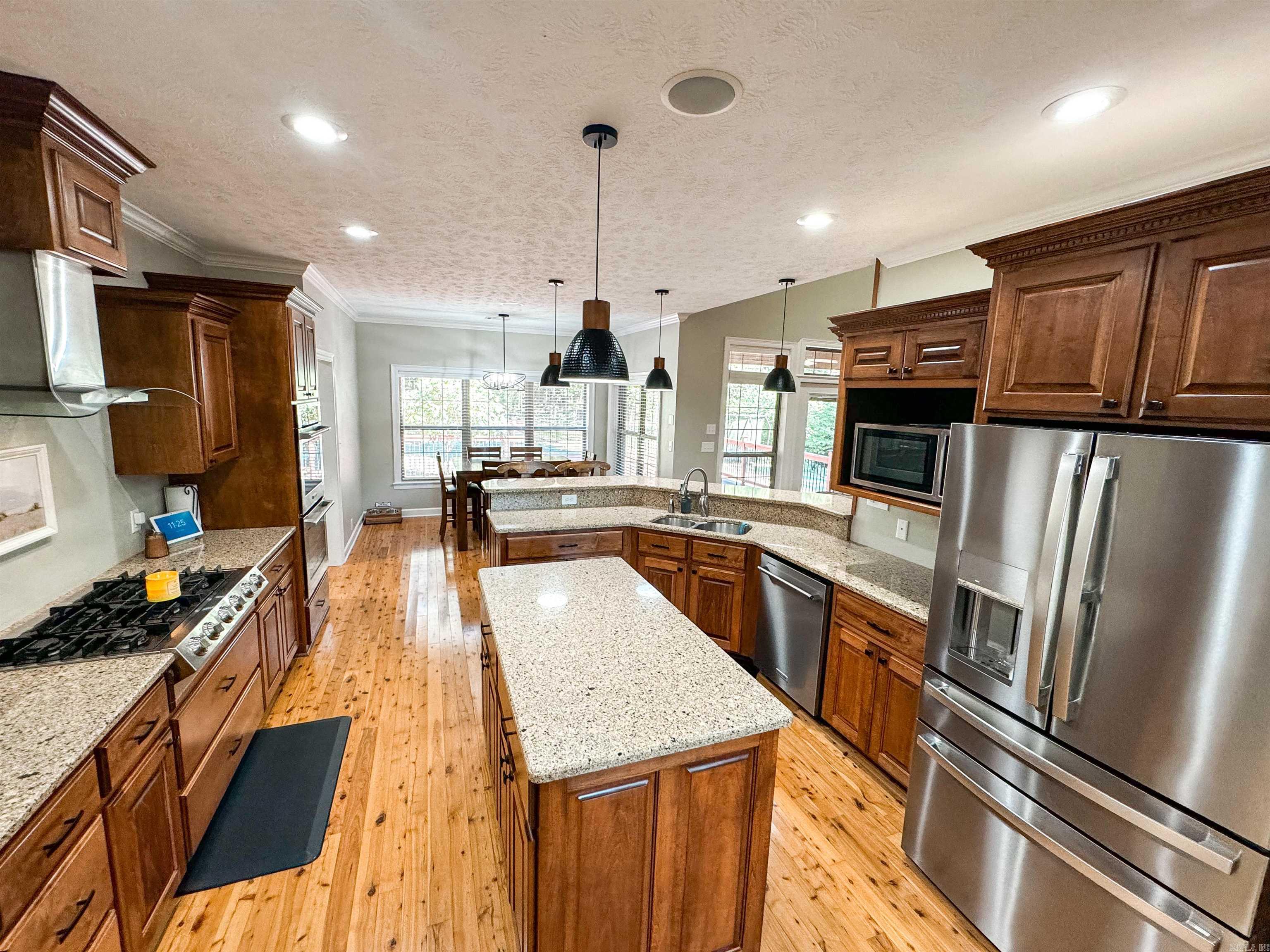 SOUTHERN HILLS EST - Residential