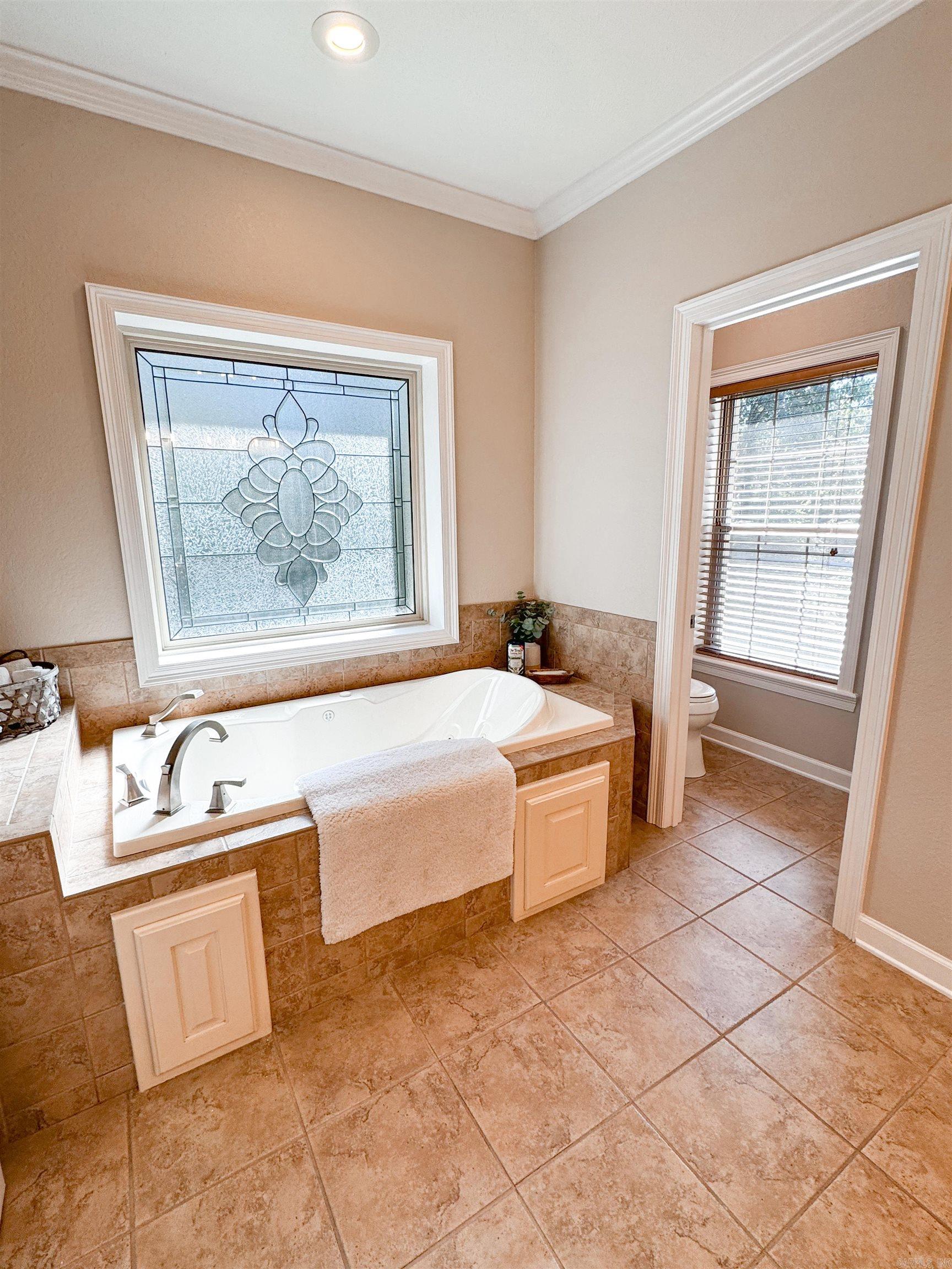 SOUTHERN HILLS EST - Residential