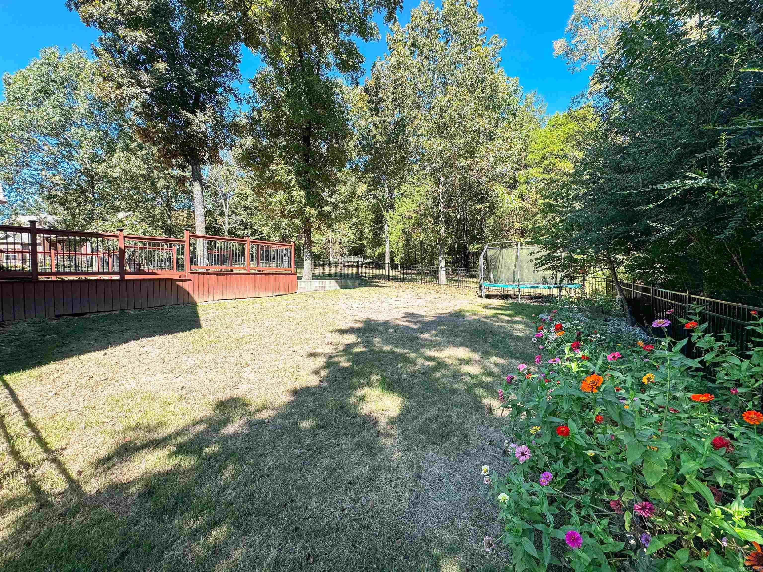 SOUTHERN HILLS EST - Residential