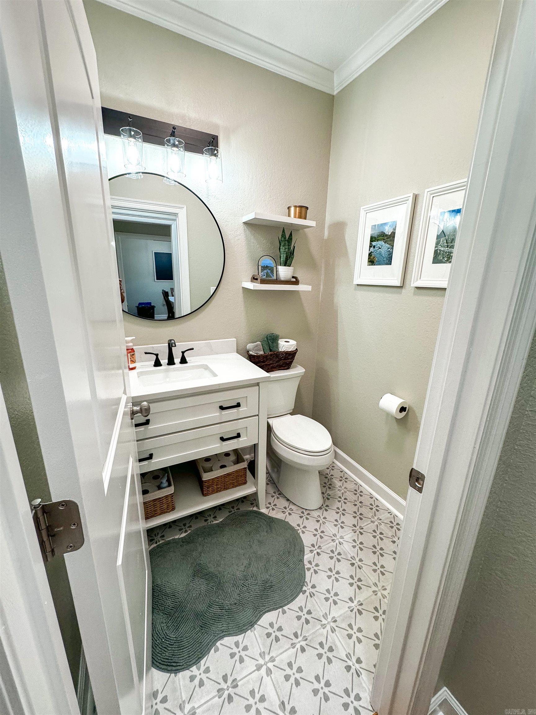 SOUTHERN HILLS EST - Residential