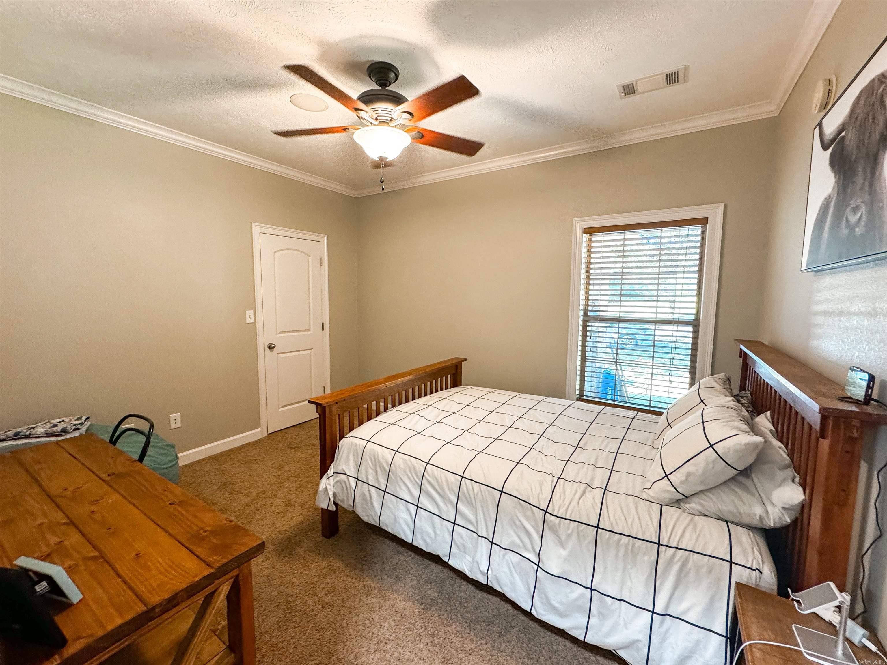 SOUTHERN HILLS EST - Residential