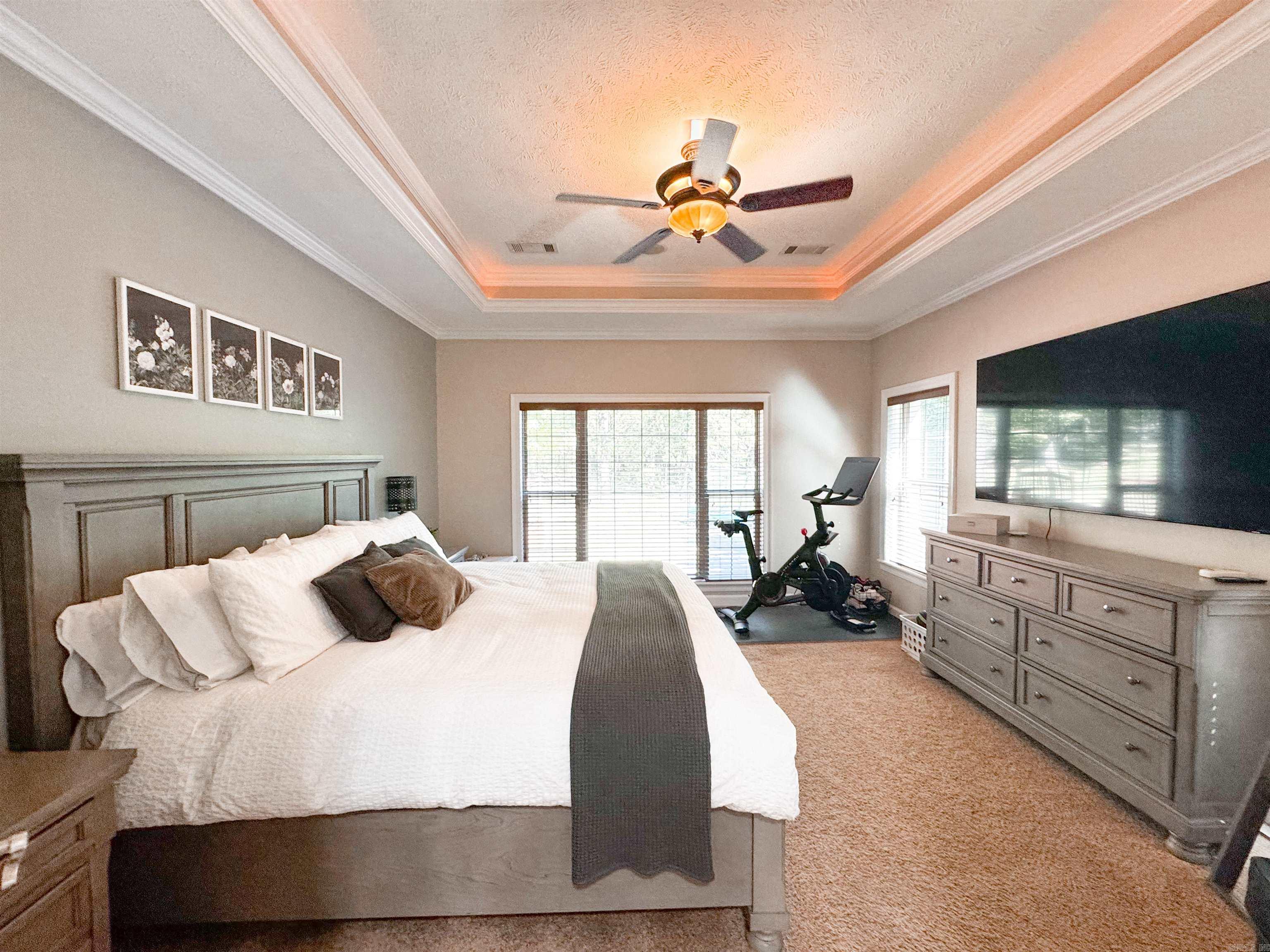 SOUTHERN HILLS EST - Residential