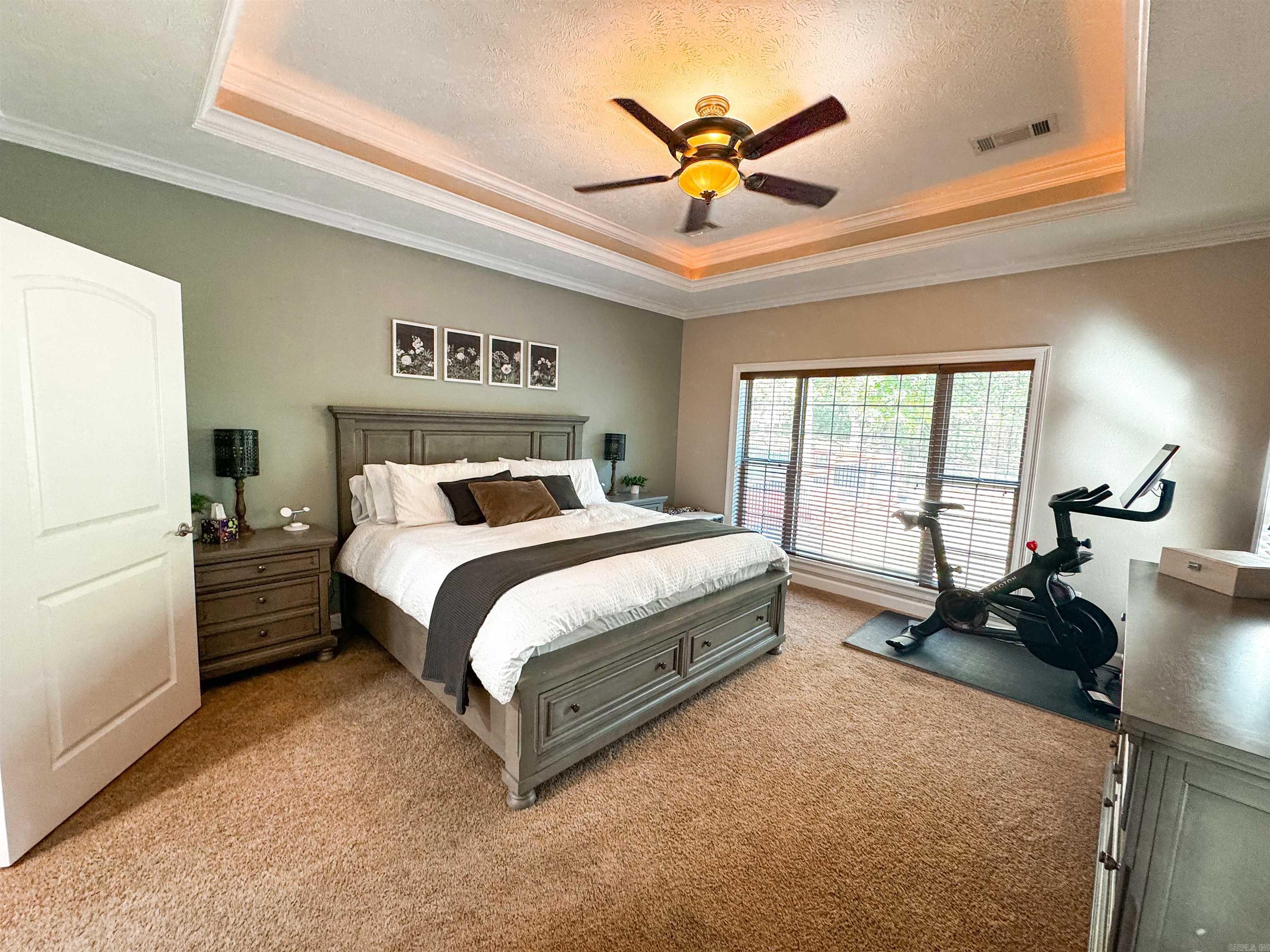 SOUTHERN HILLS EST - Residential