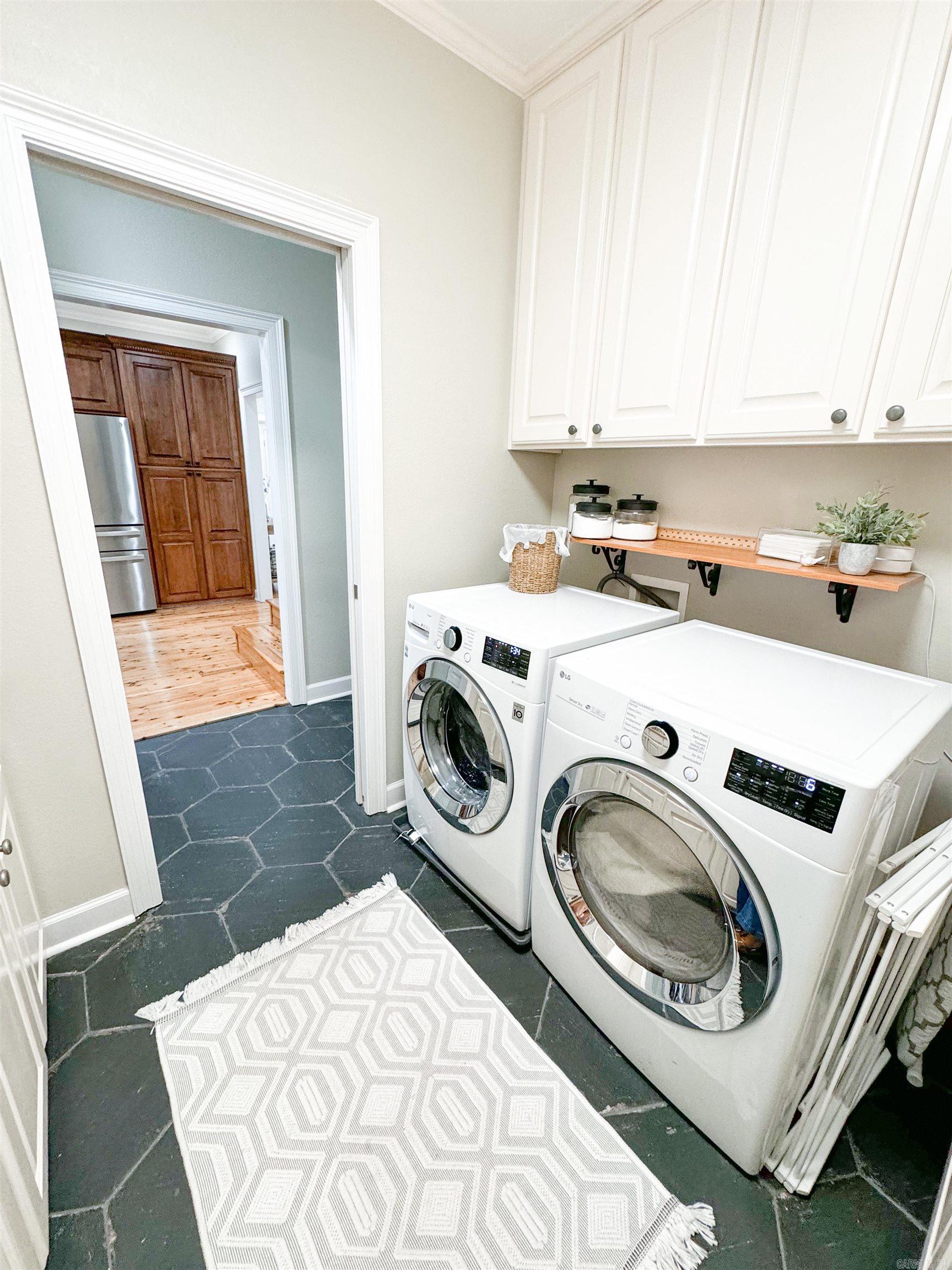 SOUTHERN HILLS EST - Residential