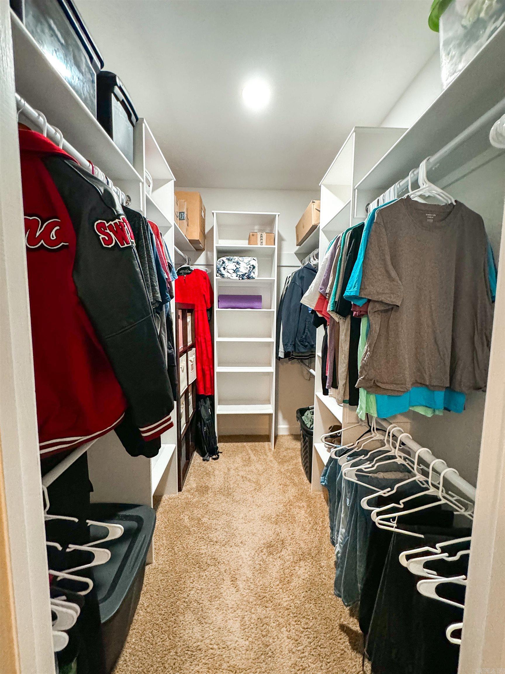 SOUTHERN HILLS EST - Residential