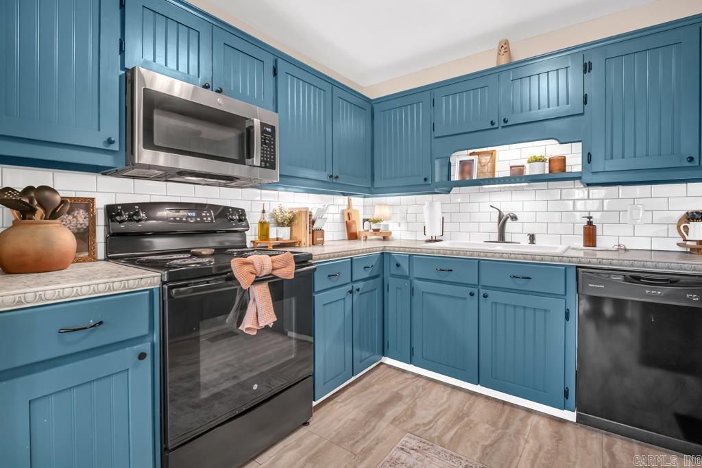 HAMILTON-WILSON ADDN TO LEW - Residential