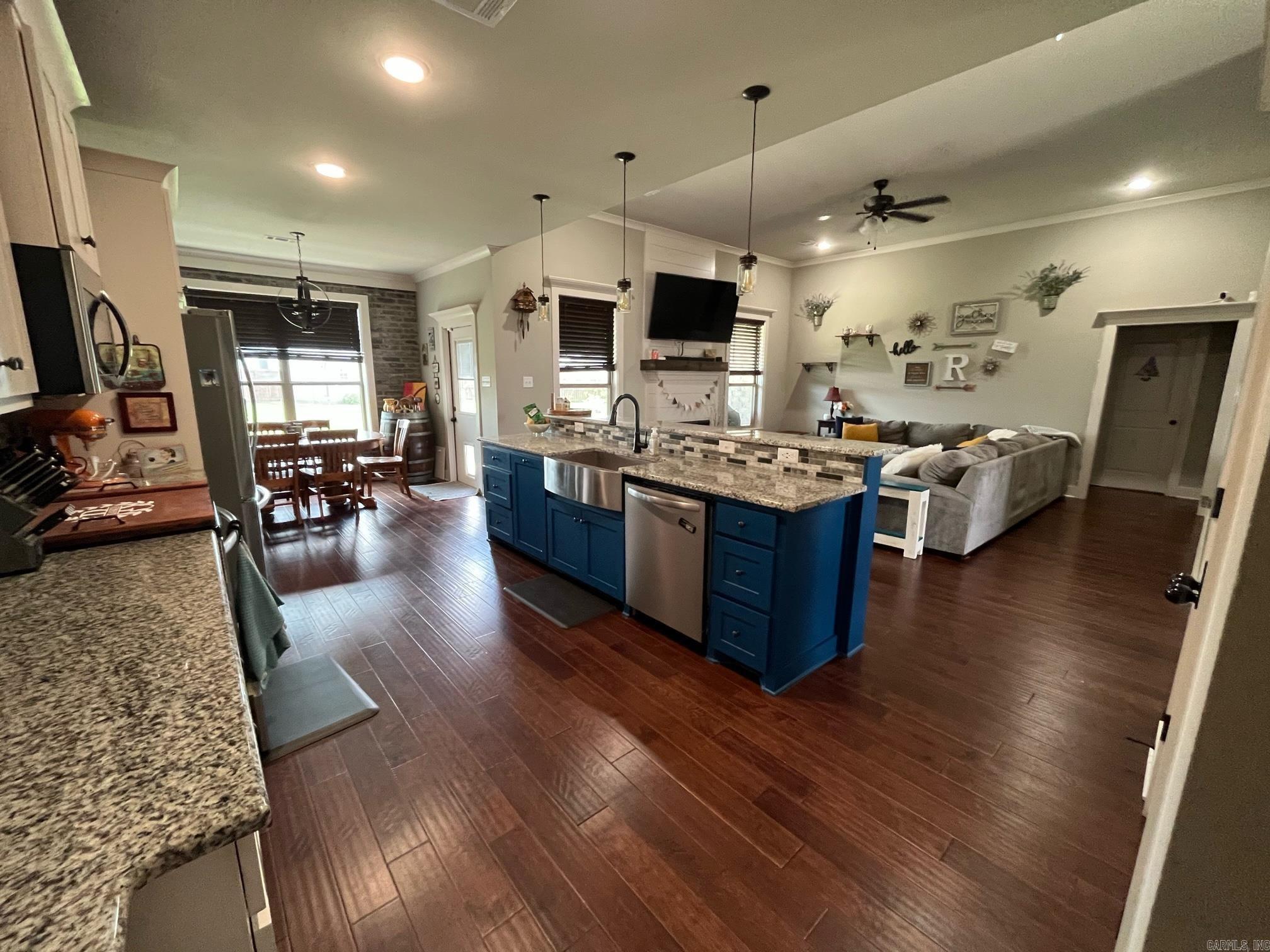 MOUNT TABOR ESTATES - Residential Lease