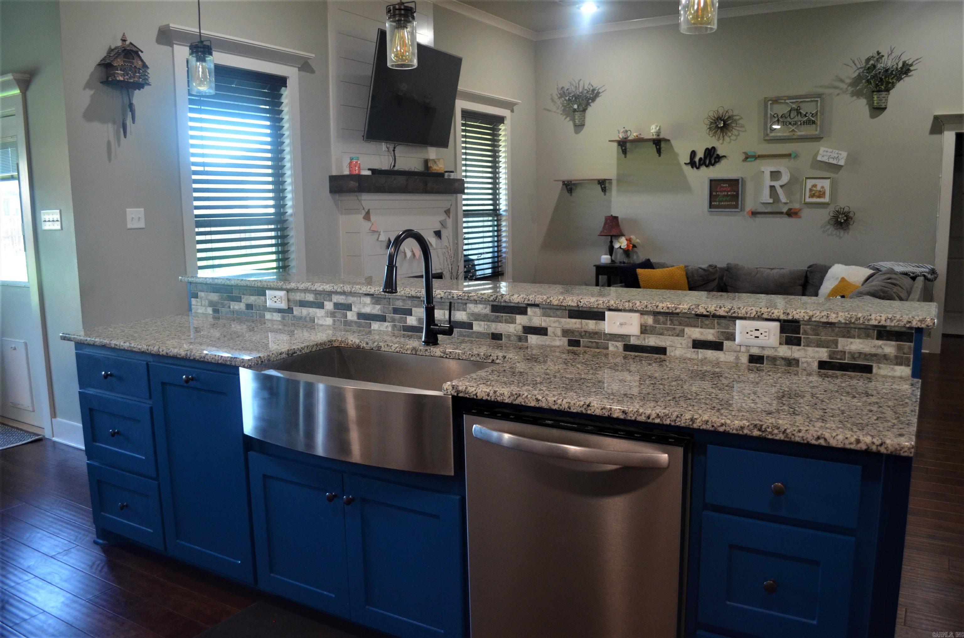 MOUNT TABOR ESTATES - Residential Lease