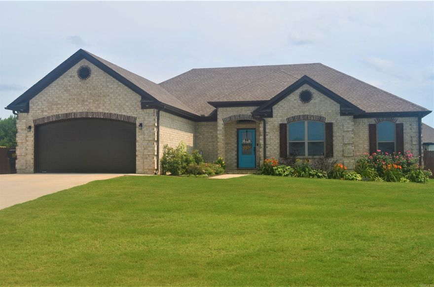 Gorgeous 4 bedroom, 2.5 bathroom all brick house in the highly sought after Mt. Tabor Estates Subdivision. Home features high and vaulted ceilings, modern fixtures, LVP flooring, soaker tub in the master bathroom, large laundry room, mud room/space, huge fenced in backyard with a large storage building, and so much more! This house is a rare rental and will not last long!