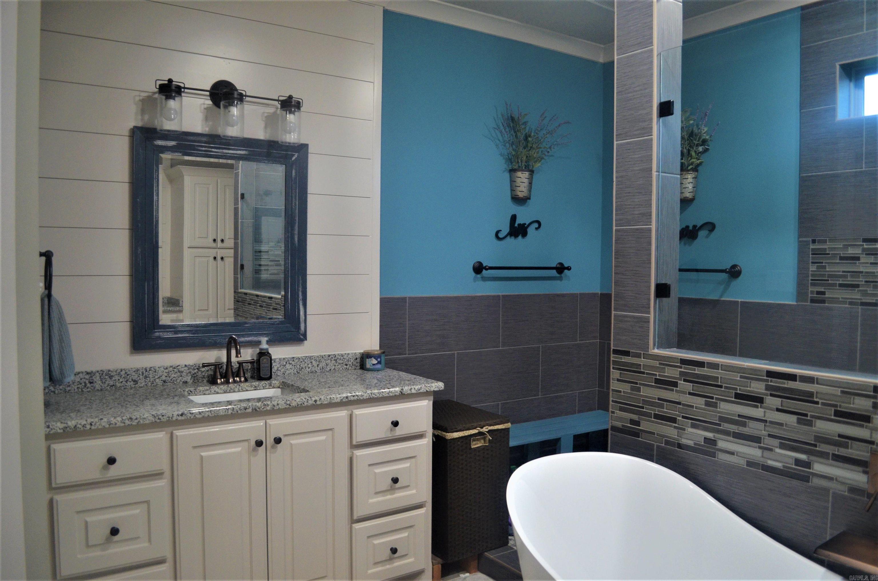 MOUNT TABOR ESTATES - Residential Lease