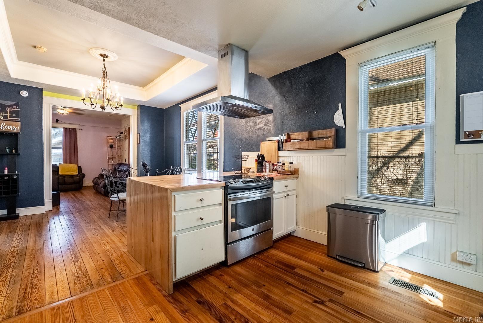 Weldon E Wrights - Residential