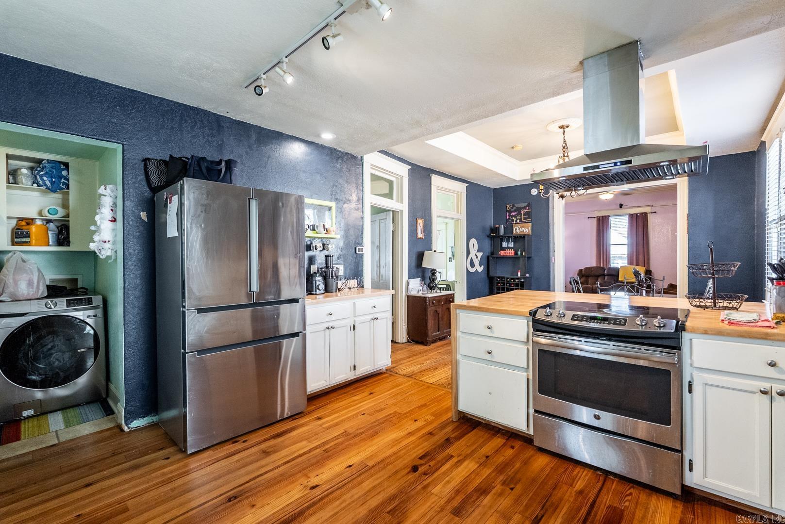 Weldon E Wrights - Residential