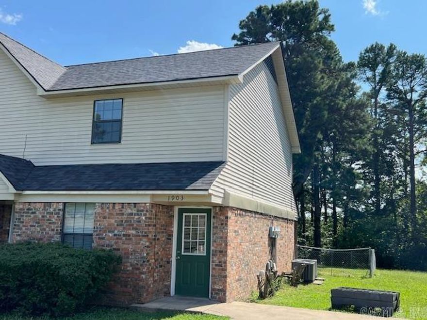 AVAILABLE NOW!!!  NEW ROOF!!  NEW FLOORING DOWNSTAIRS!! This 2 bedroom, 1 1/2 bath duplex is now available for rent! Freshly painted, also has new flooring downstairs, and a nice fenced in back yard. $850 a month and an $850 deposit, owner prefers a one year lease. NO application fee! No pets, no smoking, all applicants need to provide a credit report and be open to a limited background check. Applications are available in our office or by email.