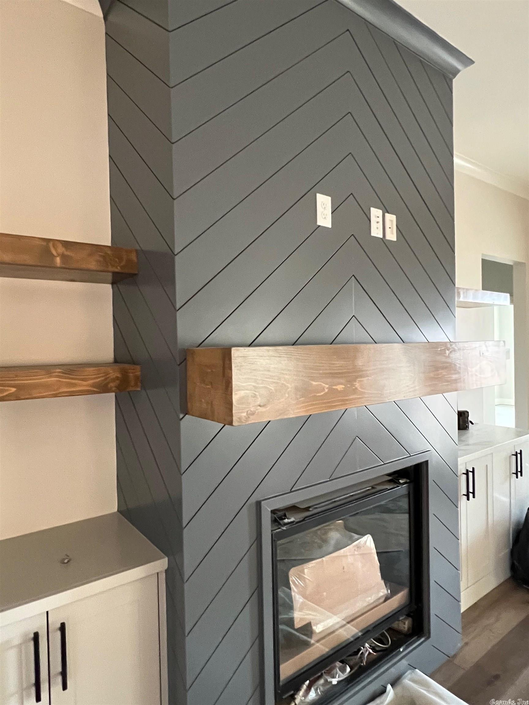 MEADOWLARKE ESTATES - Residential