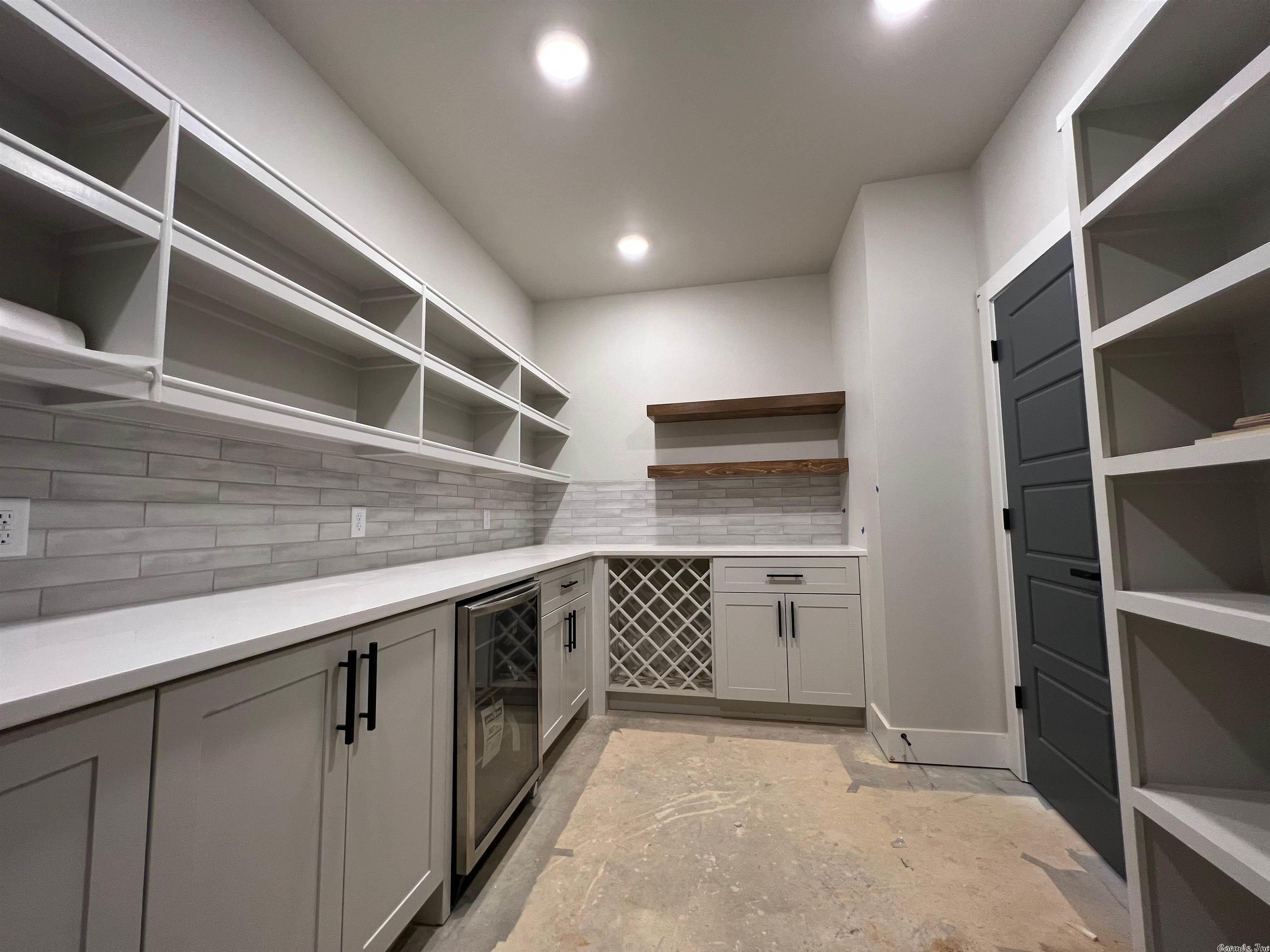 MEADOWLARKE ESTATES - Residential