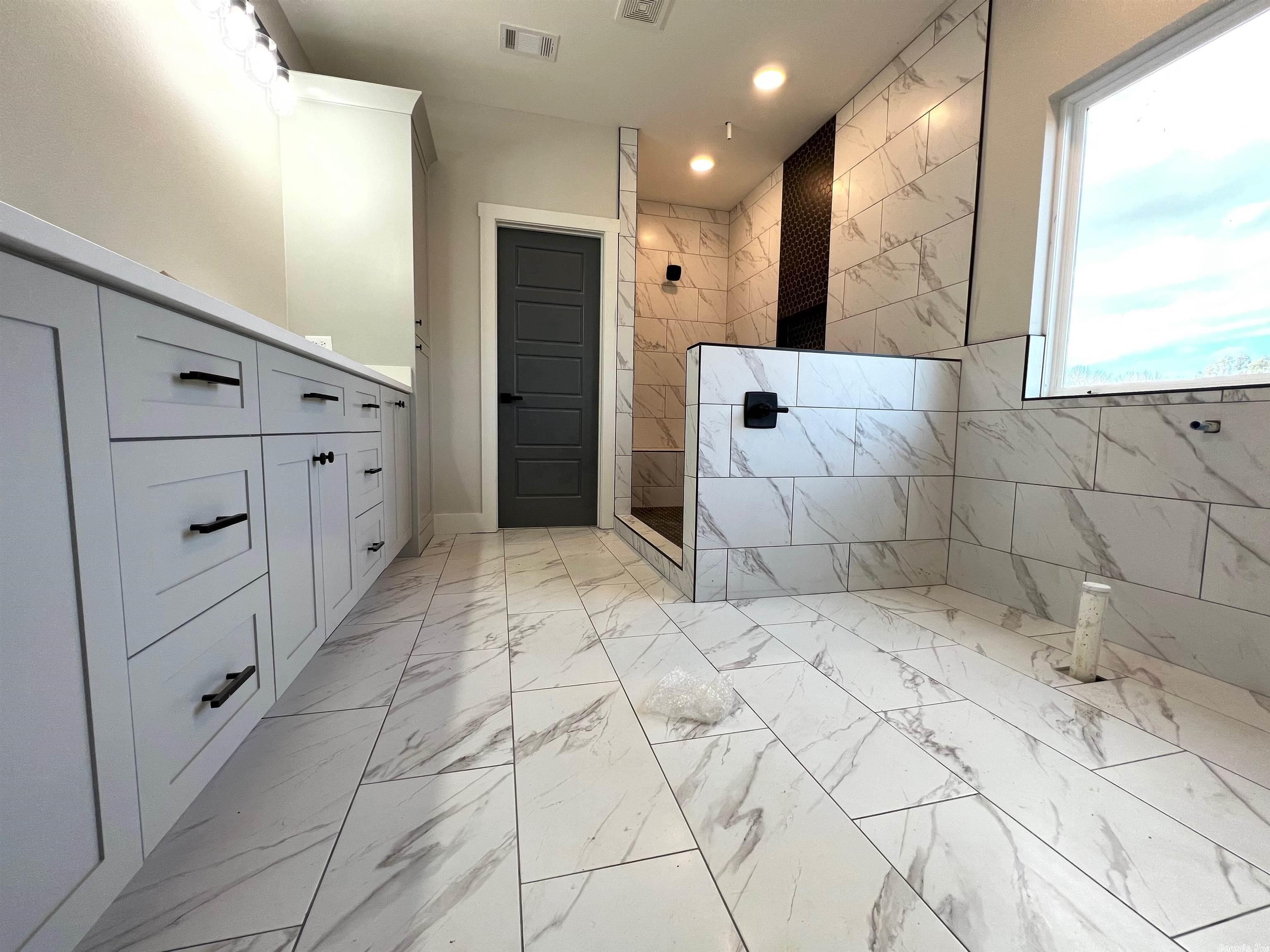 MEADOWLARKE ESTATES - Residential