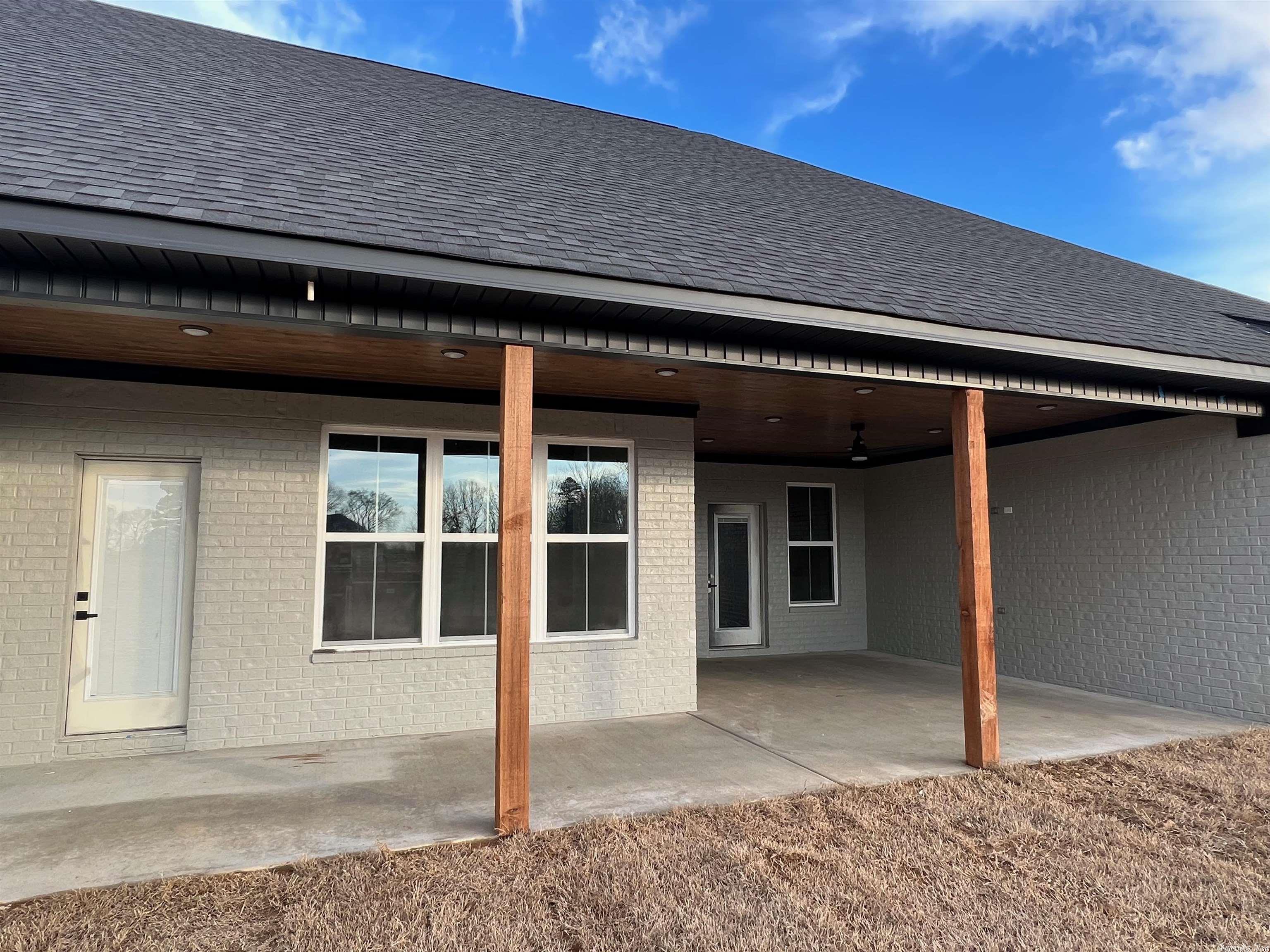 MEADOWLARKE ESTATES - Residential