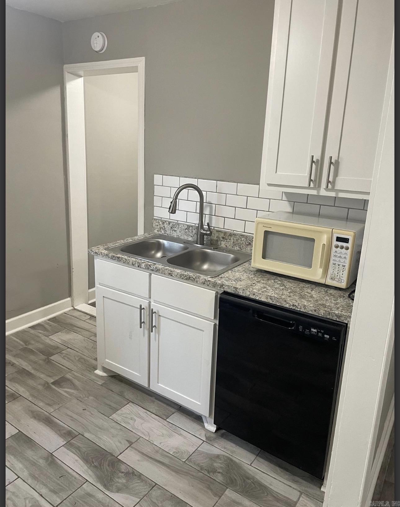 CHERRY & COX - Residential Lease